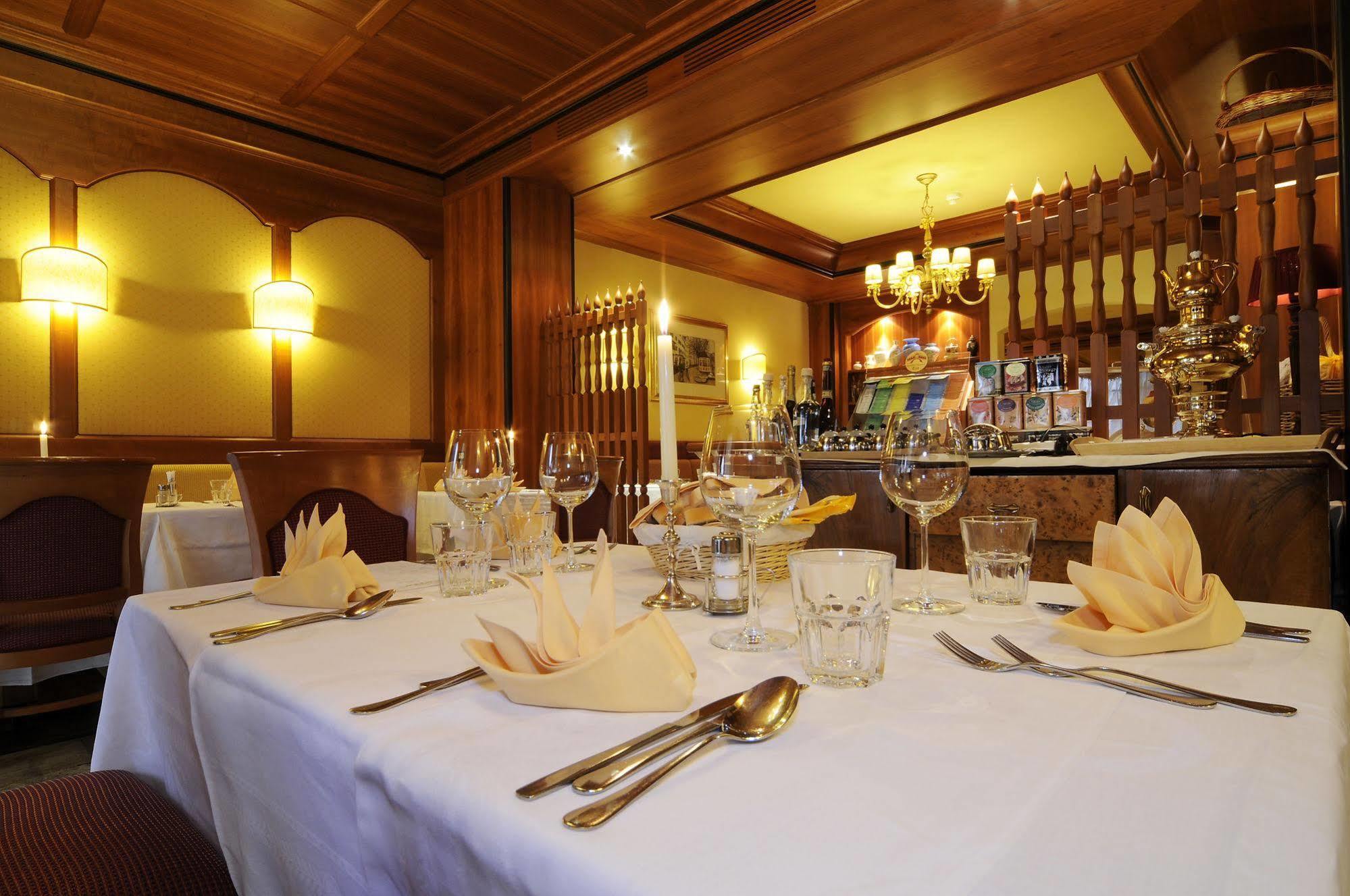 Corso Am Graben Hotel Bruneck Buitenkant foto