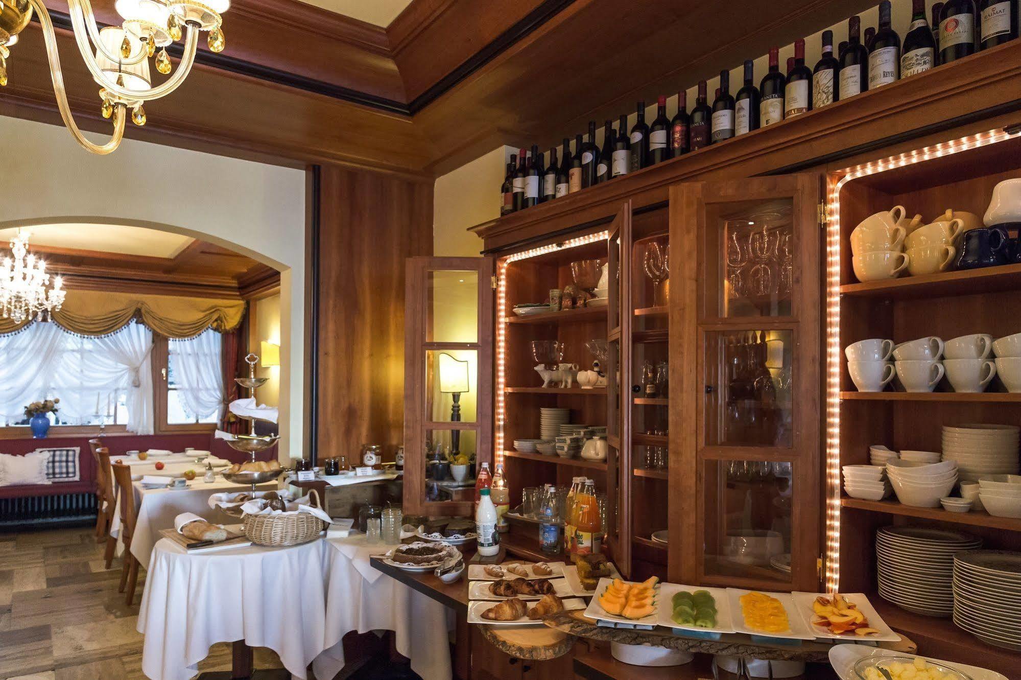 Corso Am Graben Hotel Bruneck Buitenkant foto